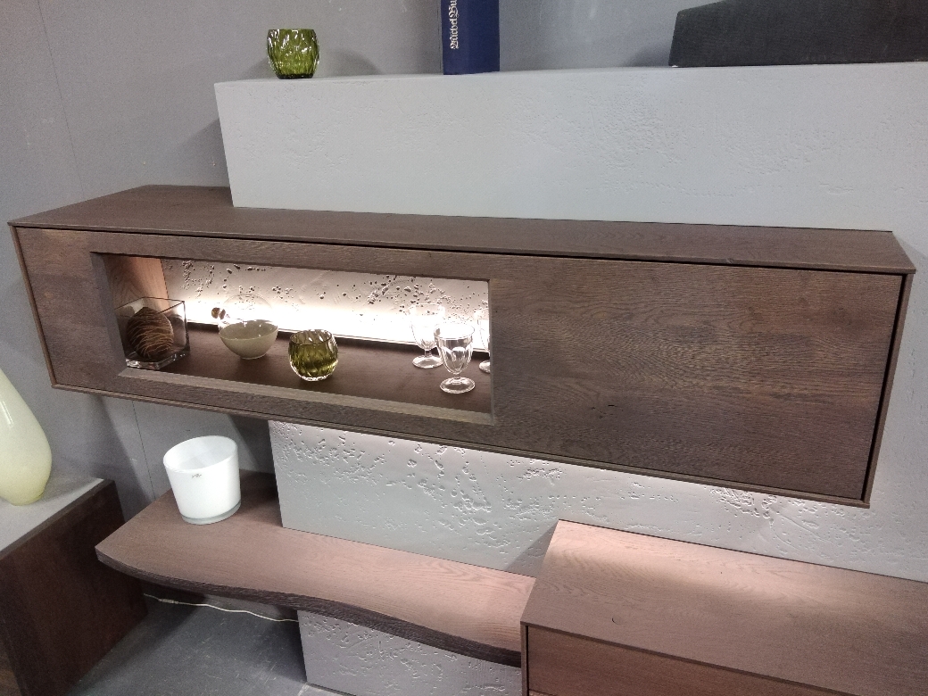 Brik Hängeelement Vitrine rechts  1152  Kerneiche Tabak / Betonoptik Neu    