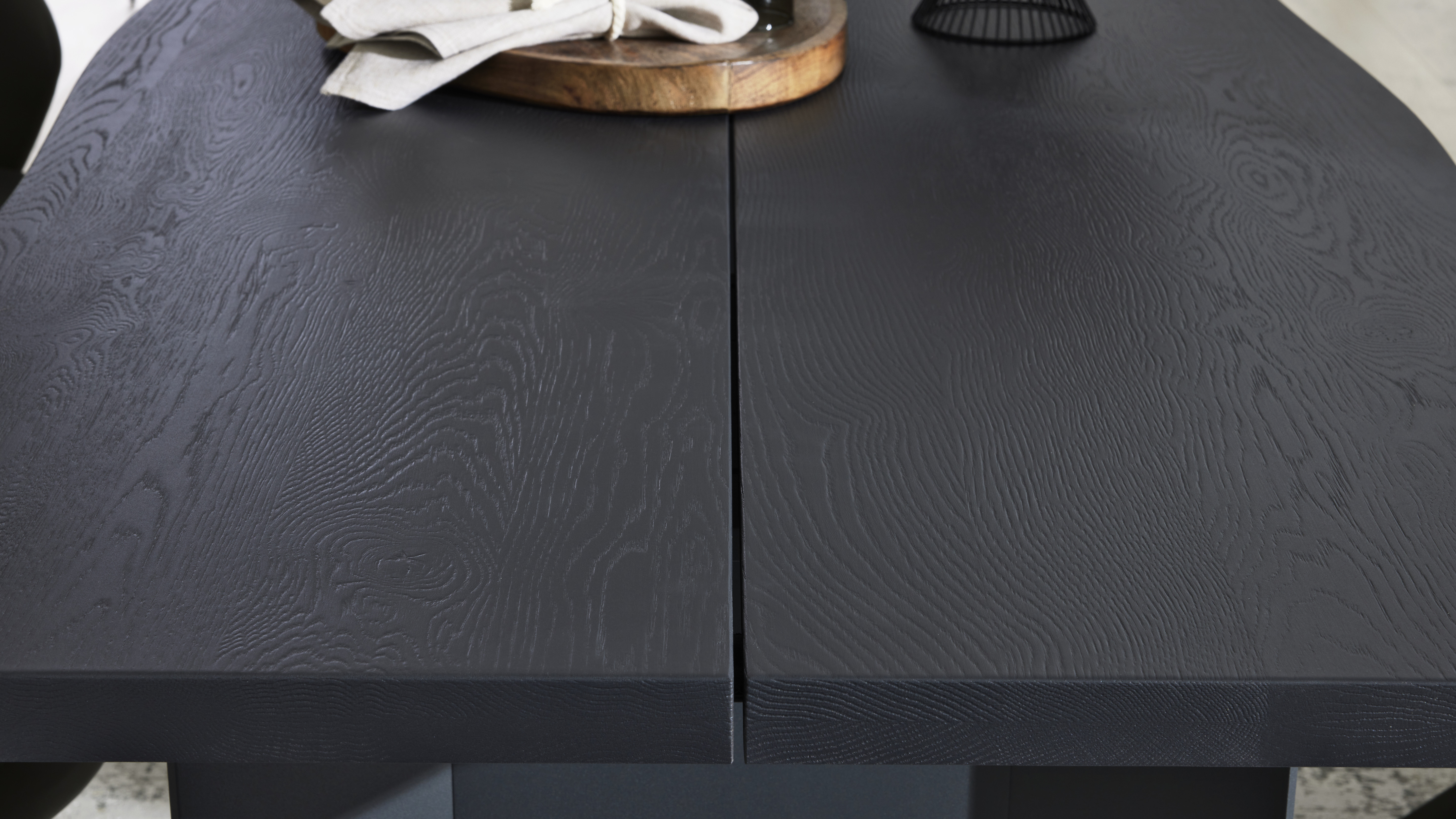SONDEREDITION 3.25 Esstisch Massiv Baumkante 240 x 110 x 76 cm . Typ.5590 - 1591 SONDEREDITION 3.25 Esstisch Massiv Baumkante 240 x 110 x 76 cm . Typ.5590 - 1591