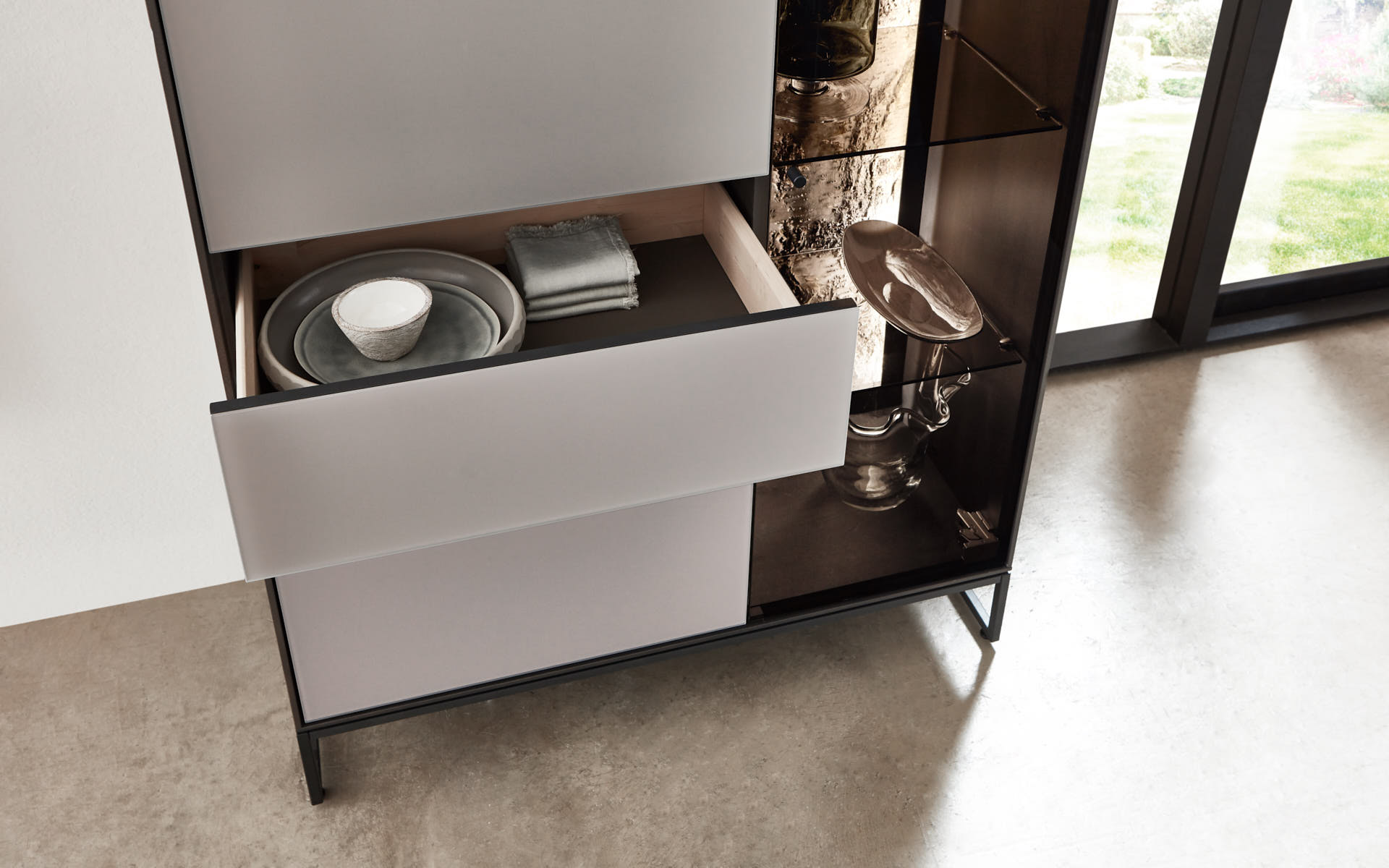 ALVA  Highboard - Vitrine Kernbirke Harmaa Massiv,  3110W - 7092