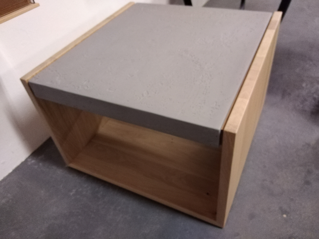 Brik Couchtisch Beistelltisch  0374  Tisch Kerneiche Natur / Betonoptik Neu   