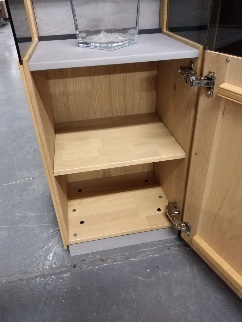 Sonderedition 3001 0042 re. Standelement mit Vitrine Kerneiche Natur / Betonoptik Sonderedition 3001 0042 re. Standelement mit Vitrine Kerneiche Natur / Betonoptik